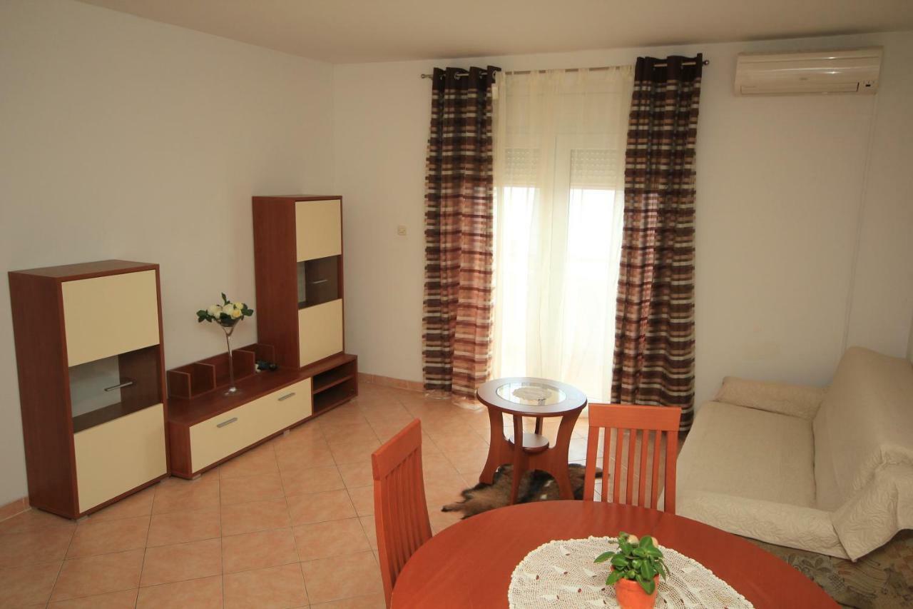 Comfort Sea View Apartment With Parking And Two Bedrooms Baška Voda Kültér fotó